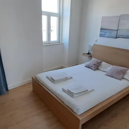 Apartment Serafina 2nd Floor 2br With Swimingpool