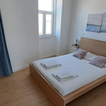 Apartment Serafina 2nd Floor 2br With Swimingpool *