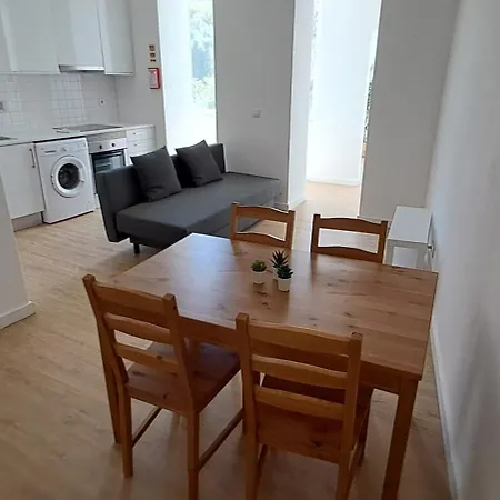 Serafina 2nd Floor 2br With Swimingpool Apartament *