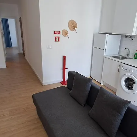 Serafina 2nd Floor 2br With Swimingpool Apartment Lissabon